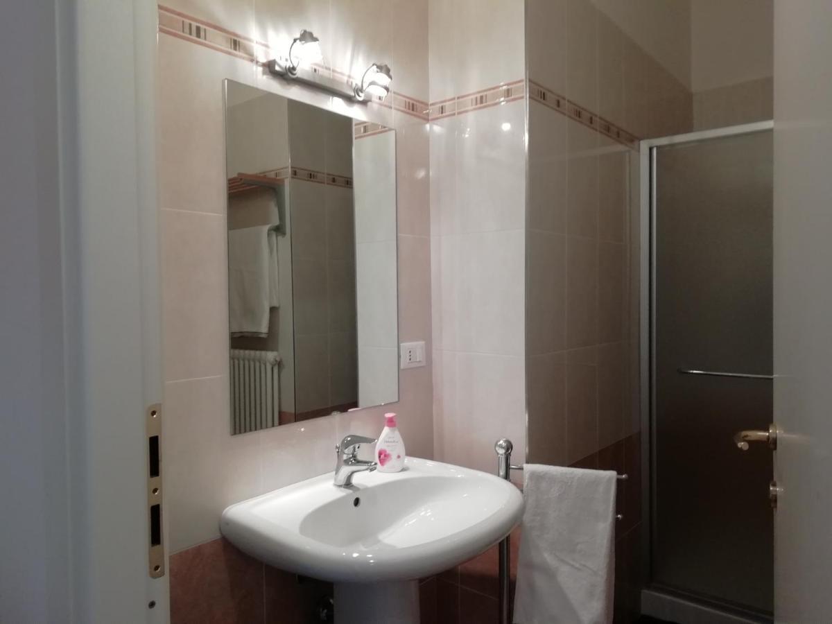 Centro E Mare Apartment Песаро Екстериор снимка